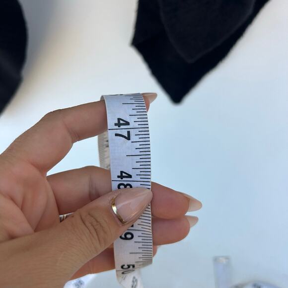 Kashwere Travel Poncho Kash-Ease Black One Size Cozy Fuzzy Soft Winter Shawl - Picture 10 of 10